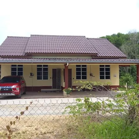 Mufeed Homestay Kampong Wakaf Tengah Exterior photo