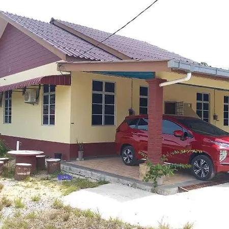 Mufeed Homestay Kampong Wakaf Tengah Exterior photo