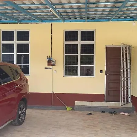 Mufeed Homestay Kampong Wakaf Tengah Exterior photo
